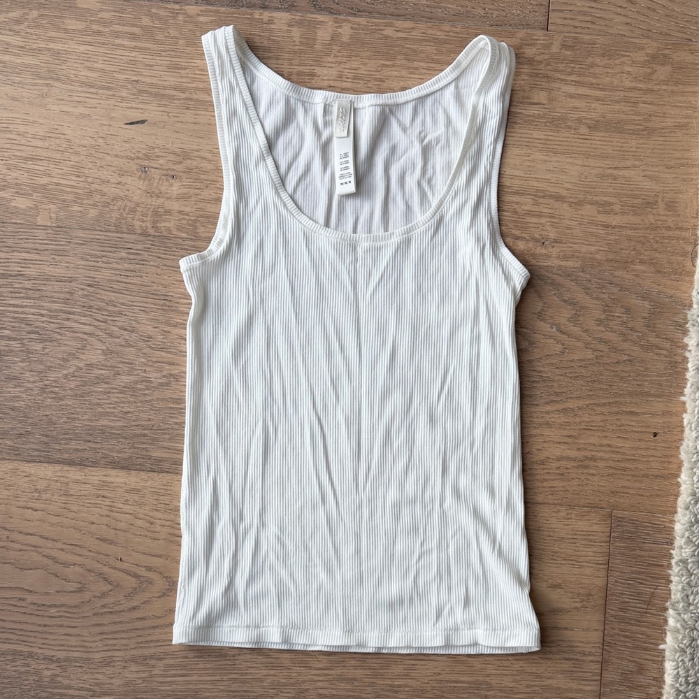 Skims medium lounge super soft tank Top - White